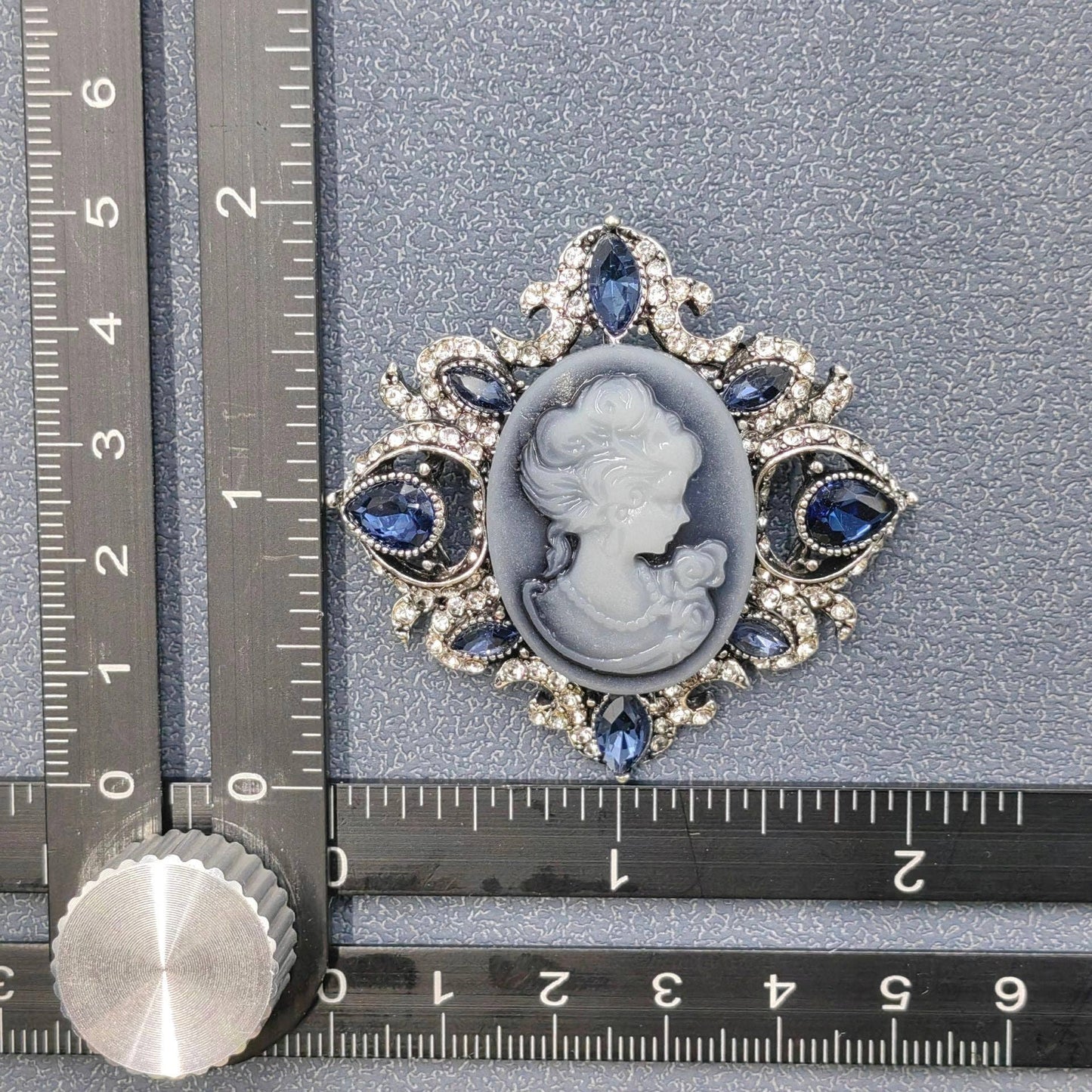 Vintage Noble Ladies Brooch - The Mirrored Past