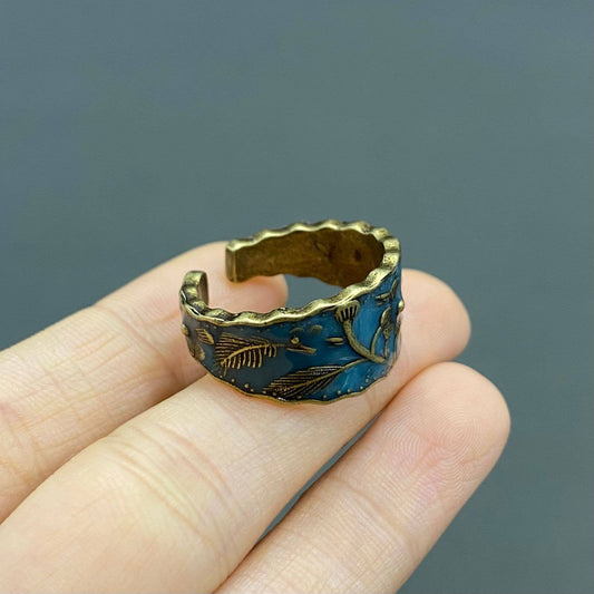 Vintage Foliage Flower Enamel Bronze Ring - The Mirrored Past