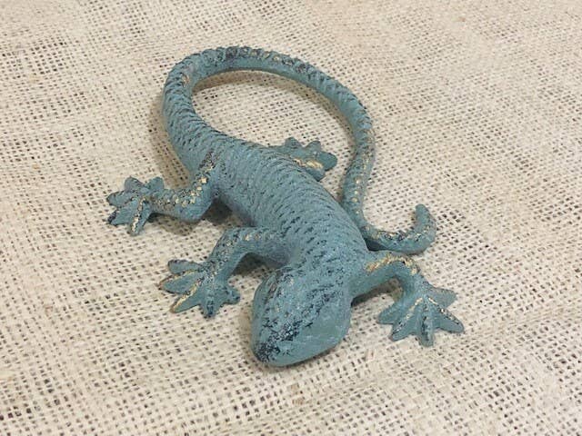 CAST IRON LIZARD PAPER WEIGHT FIGURE - The Mirrored Past