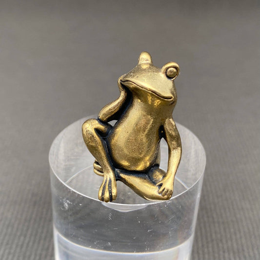 Brass Sitting Frog Crafts Desktop Ornaments Decoration - The Mirrored Past