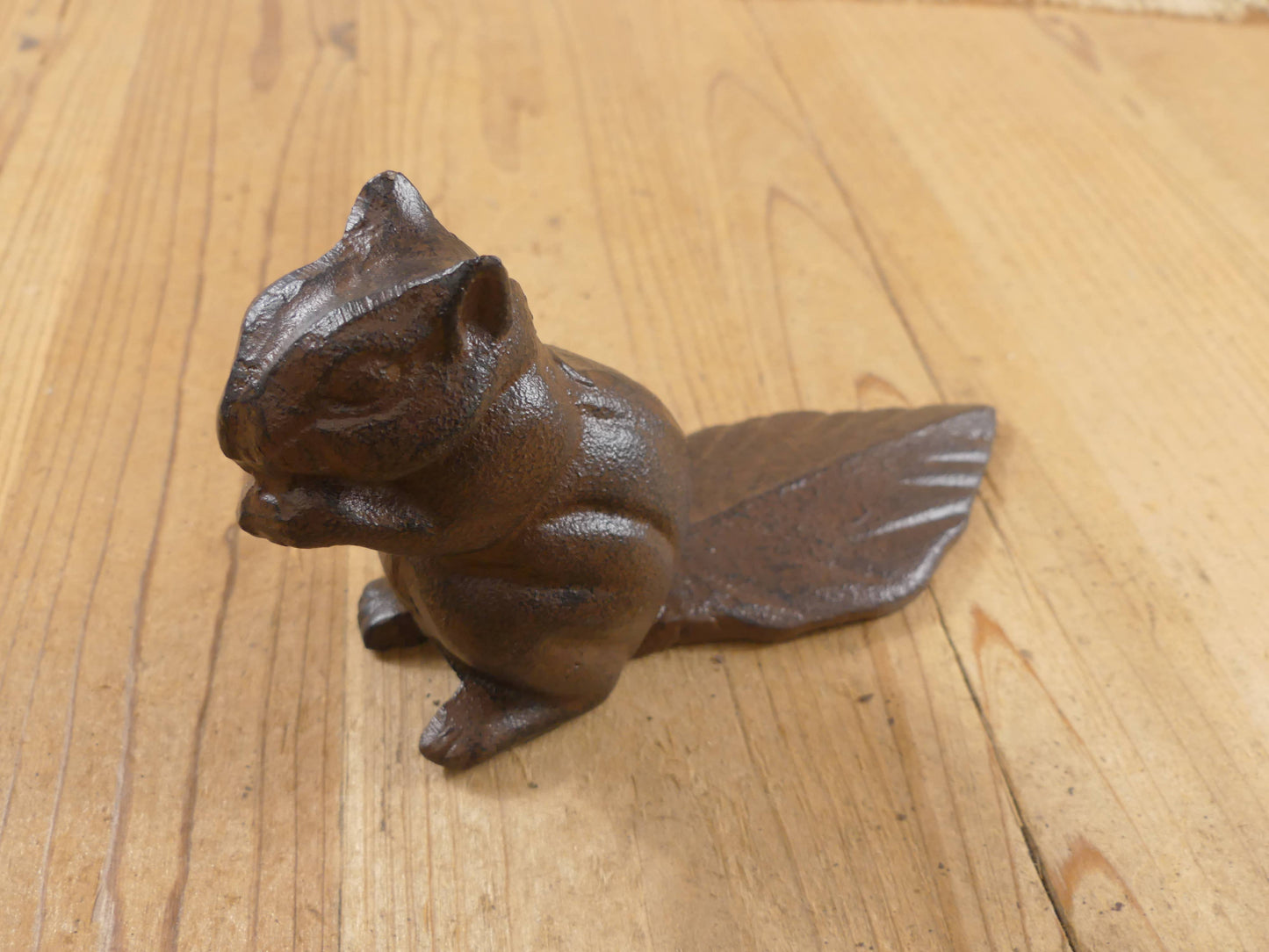 CAST IRON SQUIRREL DOOR STOP / KEY HIDE