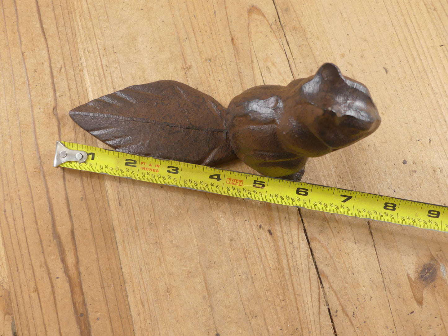 CAST IRON SQUIRREL DOOR STOP / KEY HIDE