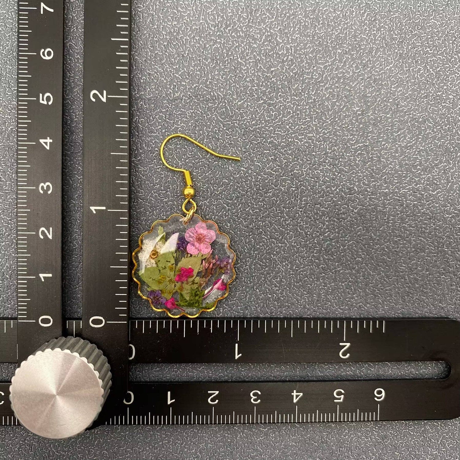 Pressed Dried Flower Dangle Earrings - PDF - The Mirrored Past