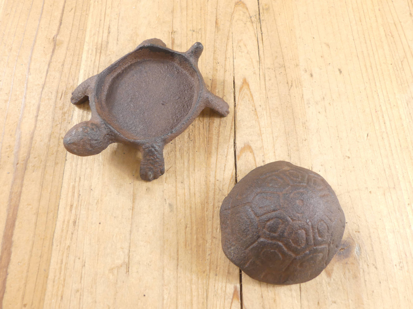 CAST IRON TURTLE KEY HIDEAWAY - The Mirrored Past