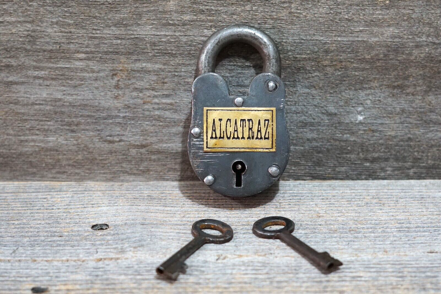 METAL ALCATRAZ LOCK AND 2 KEYS - The Mirrored Past