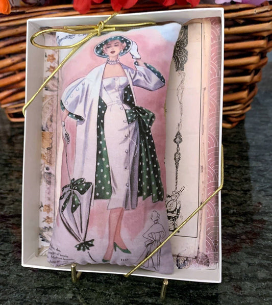 Ladies of Fashion Sachets: Glamour - The Mirrored Past
