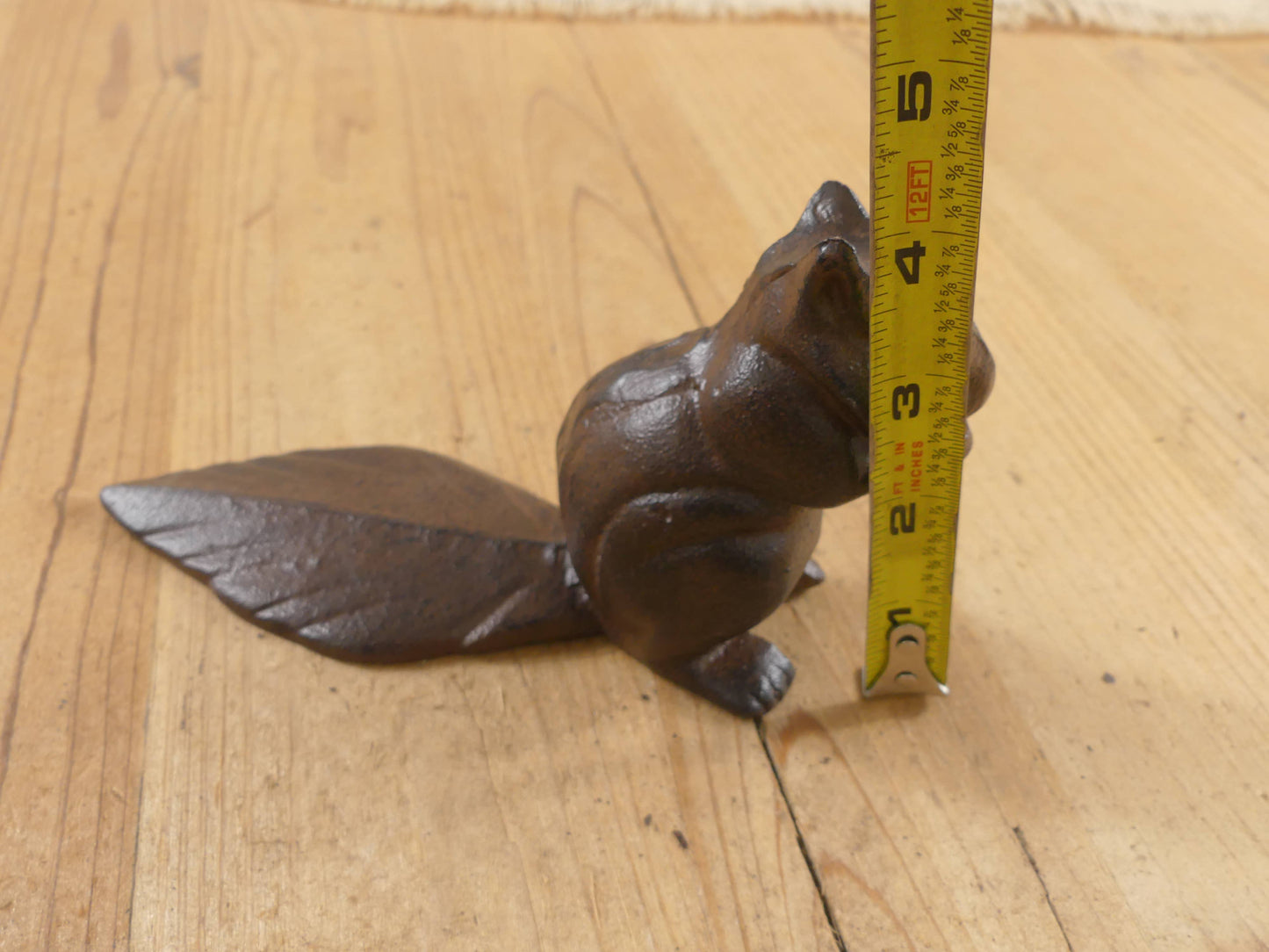 CAST IRON SQUIRREL DOOR STOP / KEY HIDE