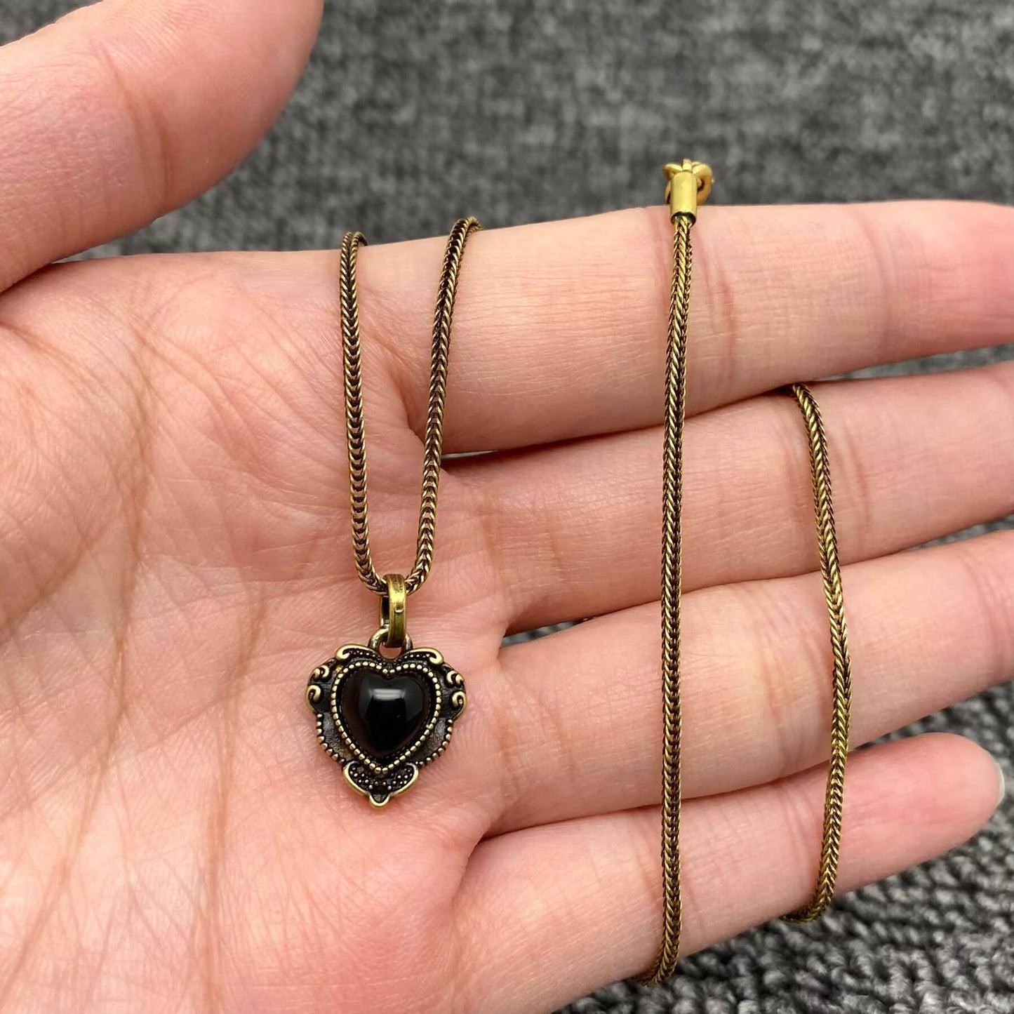 Vintage Inlaid Black Agate Heart Charm Bronze Necklace - The Mirrored Past