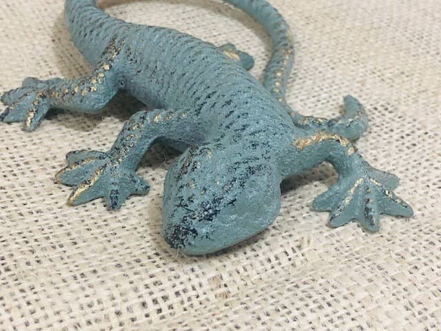 CAST IRON LIZARD PAPER WEIGHT FIGURE - The Mirrored Past