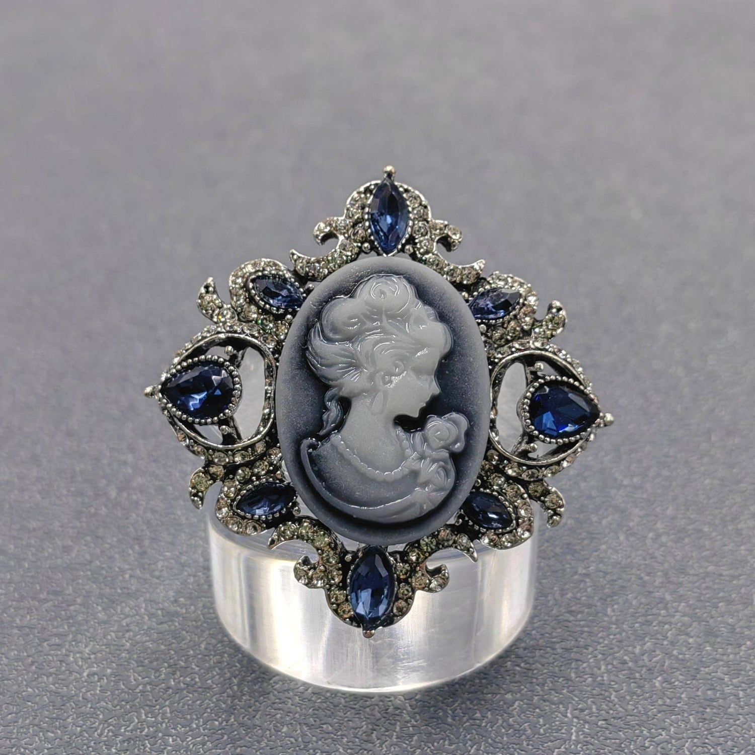 Vintage Noble Ladies Brooch - The Mirrored Past
