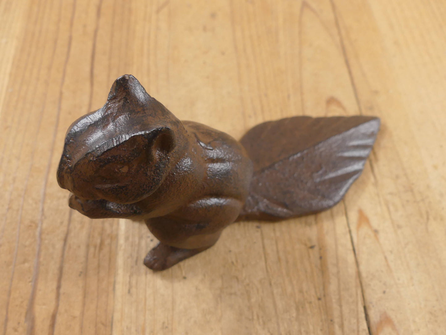 CAST IRON SQUIRREL DOOR STOP / KEY HIDE