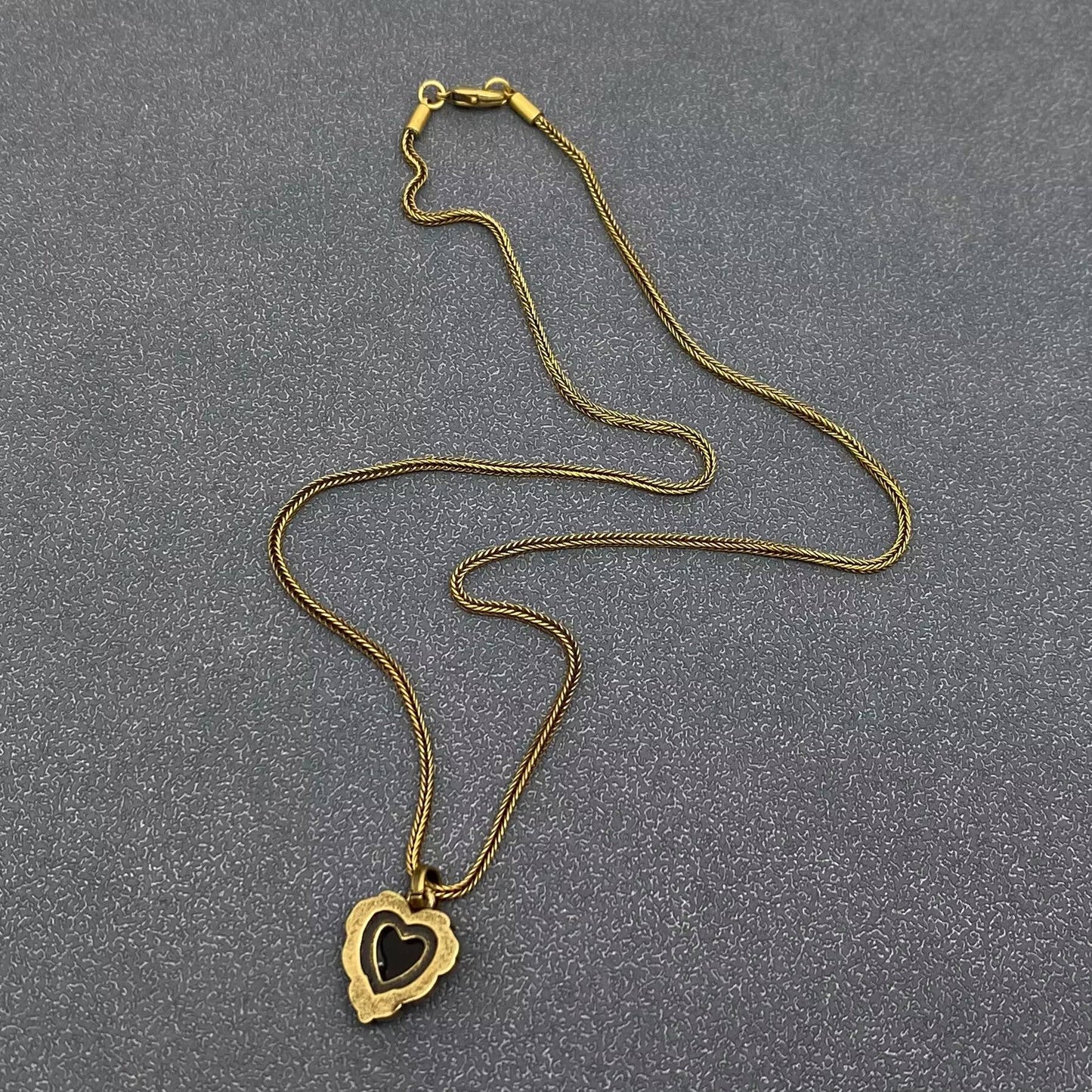 Vintage Inlaid Black Agate Heart Charm Bronze Necklace - The Mirrored Past