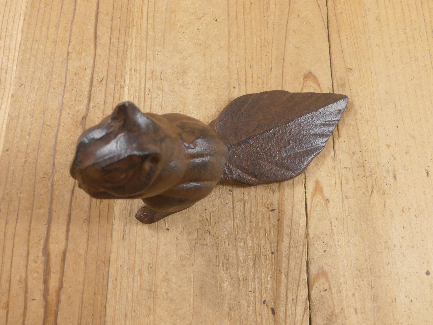 CAST IRON SQUIRREL DOOR STOP / KEY HIDE