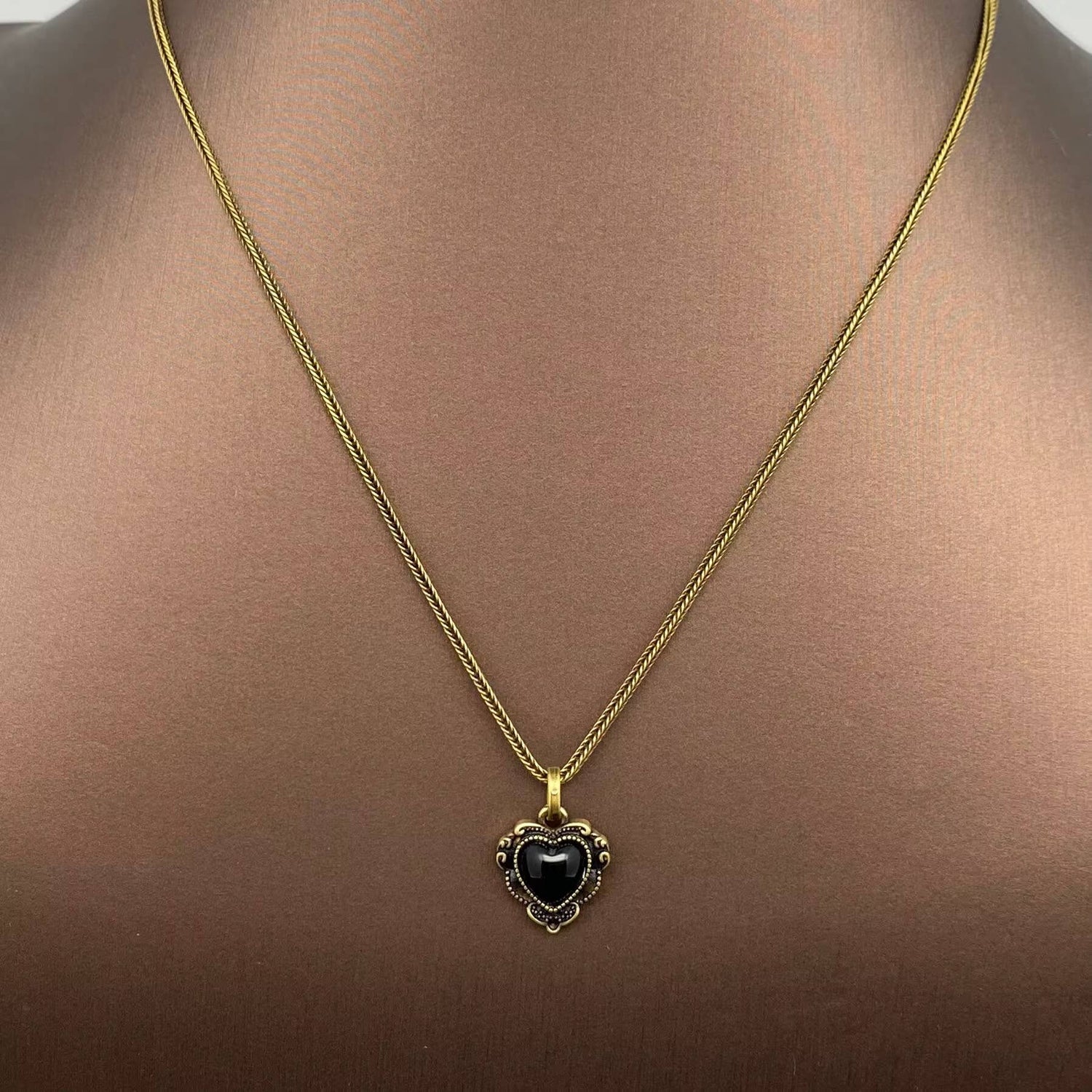 Vintage Inlaid Black Agate Heart Charm Bronze Necklace - The Mirrored Past