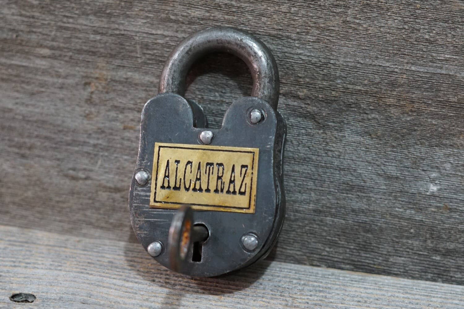 METAL ALCATRAZ LOCK AND 2 KEYS - The Mirrored Past