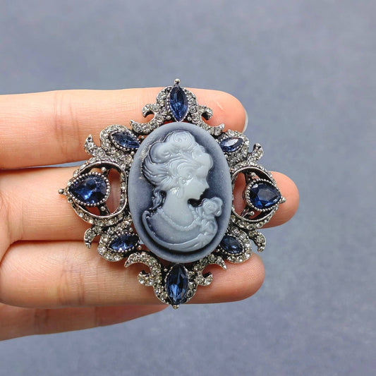 Vintage Noble Ladies Brooch - The Mirrored Past