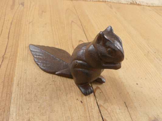 CAST IRON SQUIRREL DOOR STOP / KEY HIDE