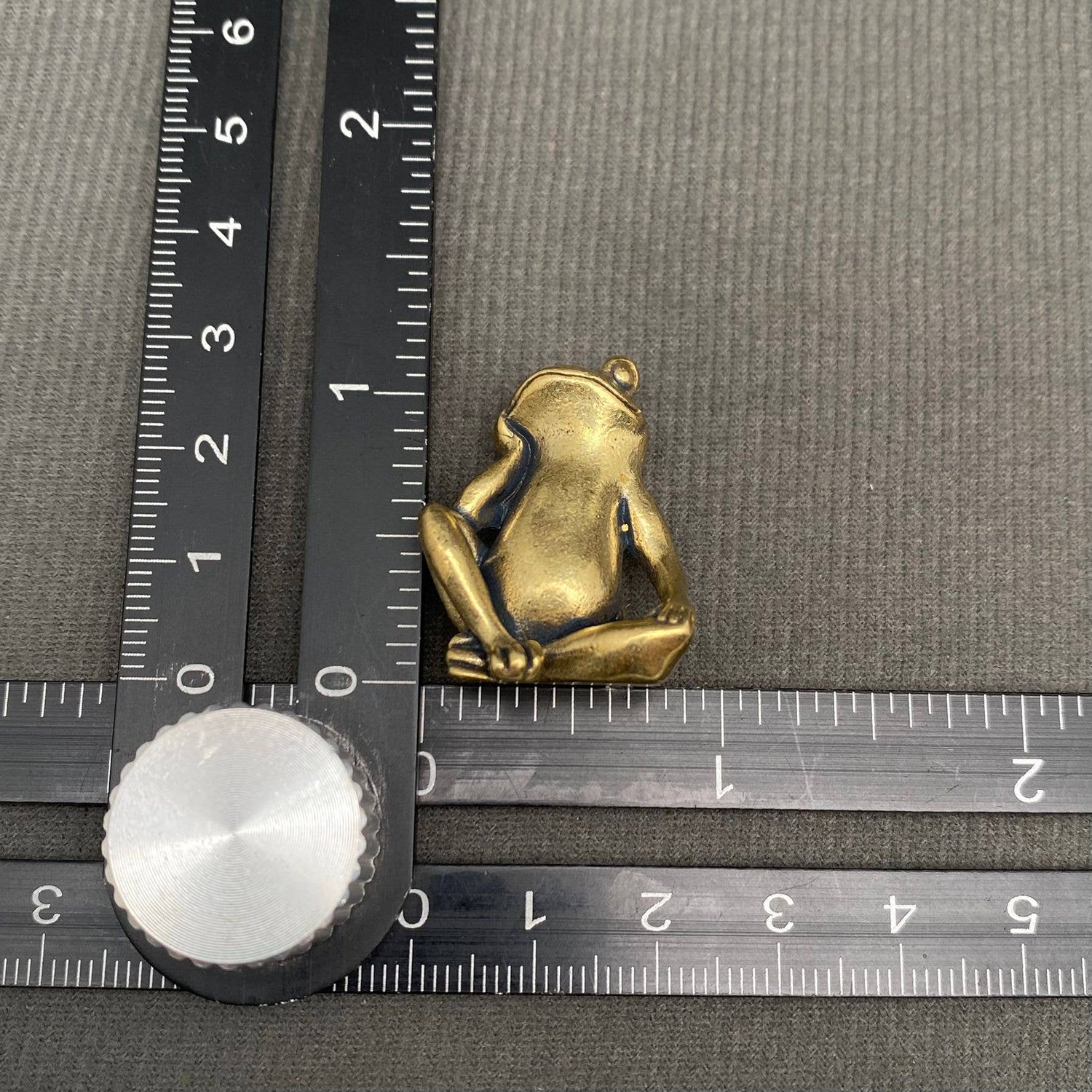 Brass Sitting Frog Crafts Desktop Ornaments Decoration - The Mirrored Past